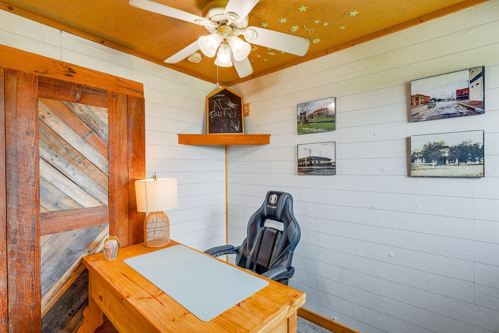 'barndominium' Mcgregor Vacation Rental on 5 Acres view 5