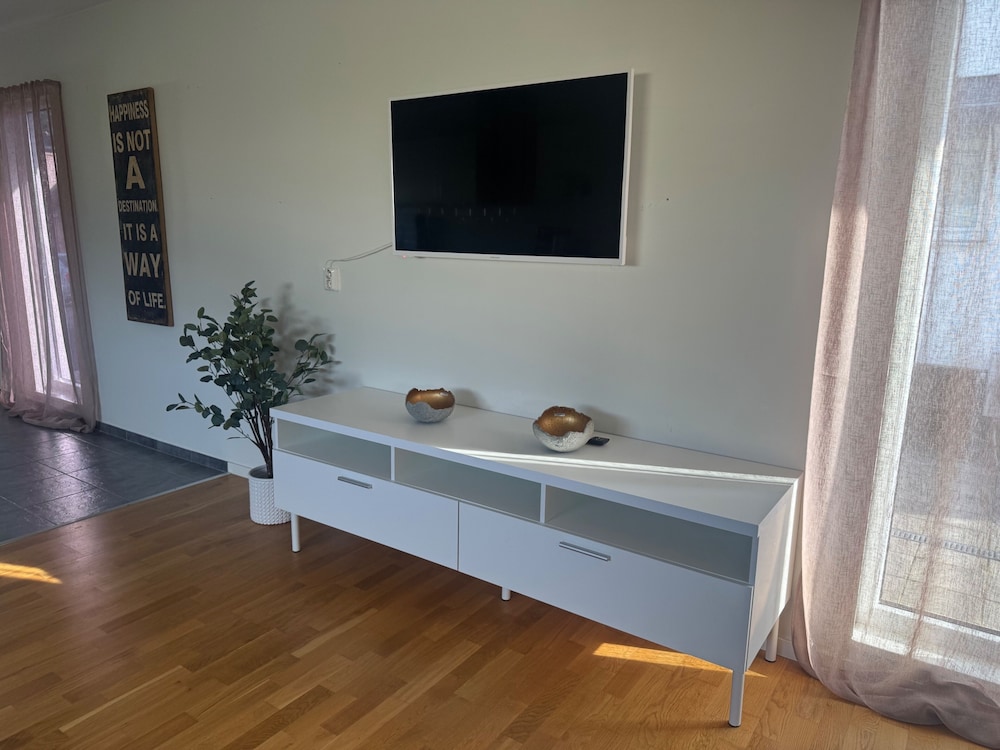 Modern 1-bedroom Apartment for 6 Near Kristianstad