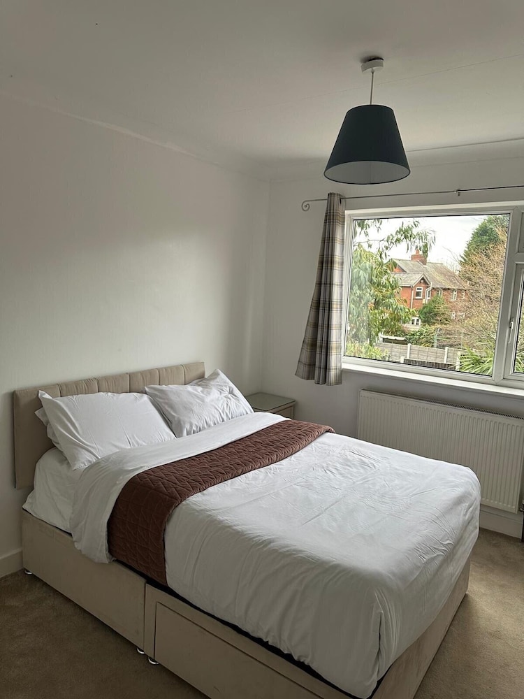 Manchester Retreat With 3 Bedrooms
