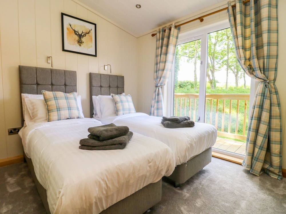 Robin Lodge view 2