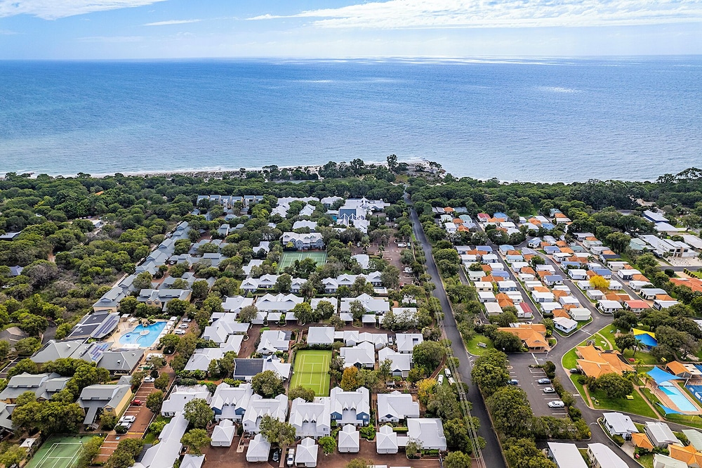 Blue Horizon Retreat
