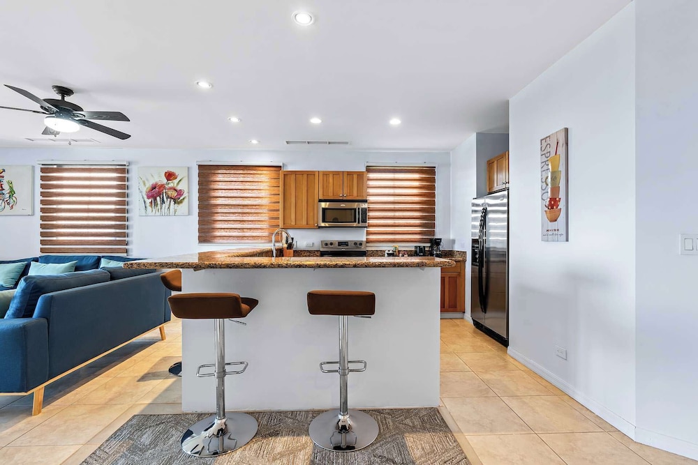 Coco Top-Floor 3-BD Ocean-View Unit at Pacifico By SPCR