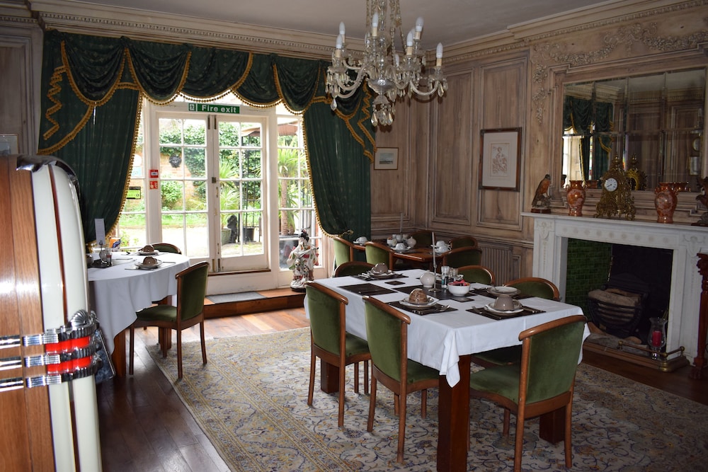 Harmondsworth Hall Guest House Heathrow