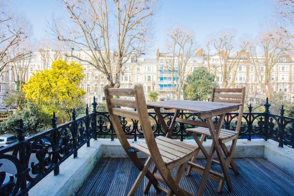 Modern & Spacious 1 Bedroom Apartment in London