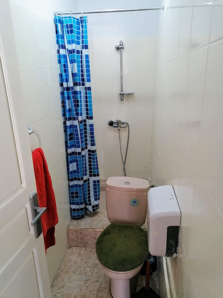 Cozy White House - Hostel