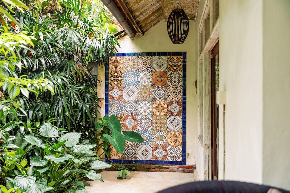 Barong Retreat Villa Ubud with Hammock Terrace, Garden & Koi Pond