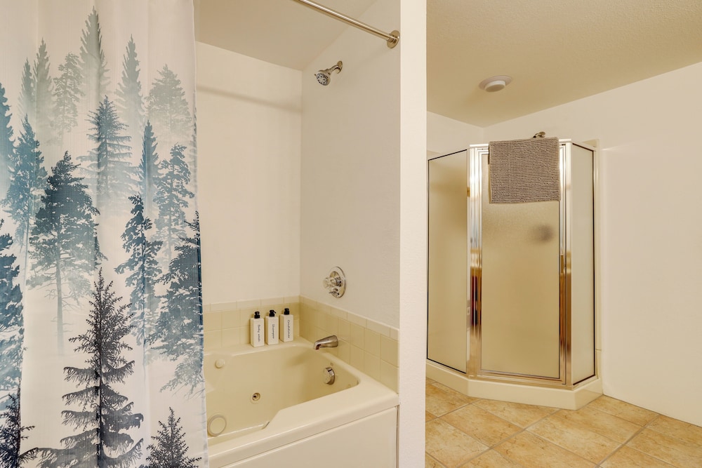 Walk to Sinks Canyon State Park: Spacious Home!