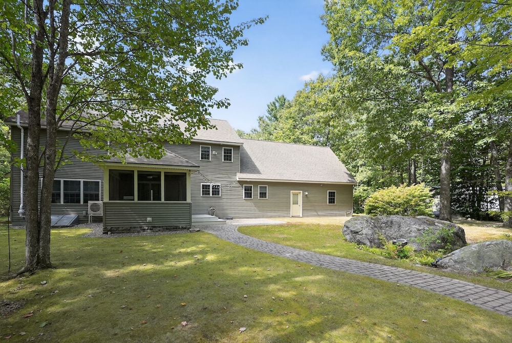 Gray Woodland Escape Golf, Pool & Cinema 5 Bedroom Home