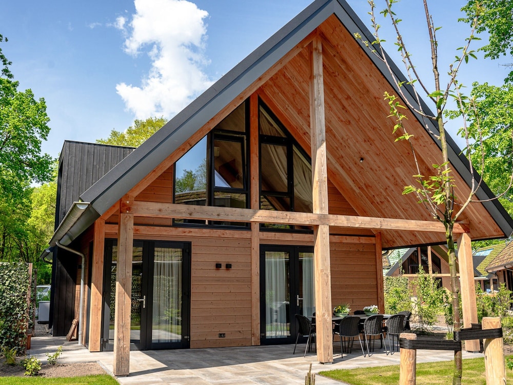 Forest Villa With Hot Tub & Sauna 8 Persons