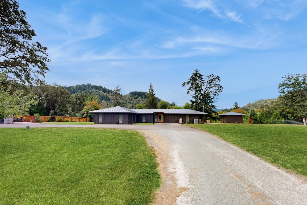 Home w/ Stunning River Views & Nearby Attractions