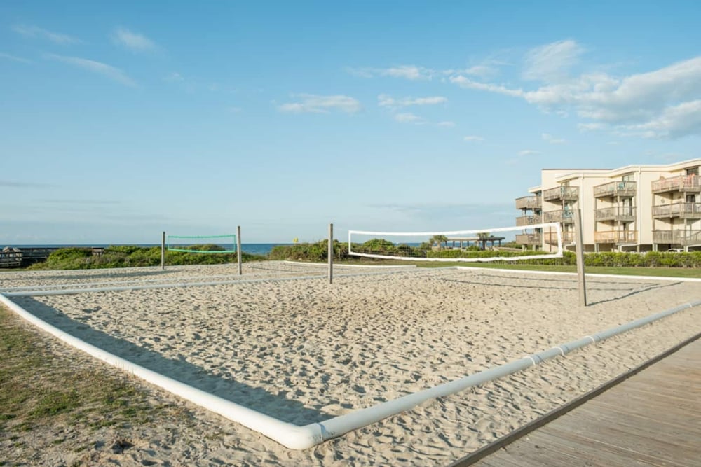 Luxury Beach Condo 5 Min Walk to Beach Shops