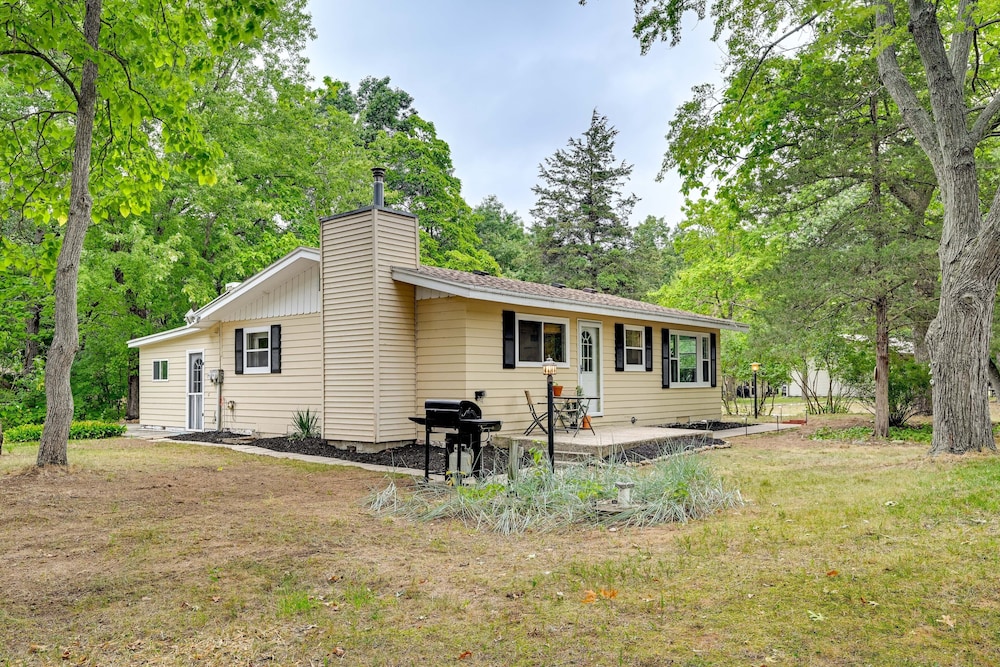 Cozy Montello Hideaway Near Puckaway Lake Access! view 5