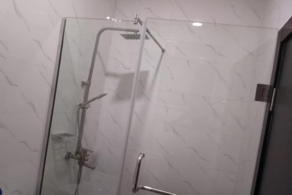 Shimawa-apartment-sleeps2-parking-24/7security