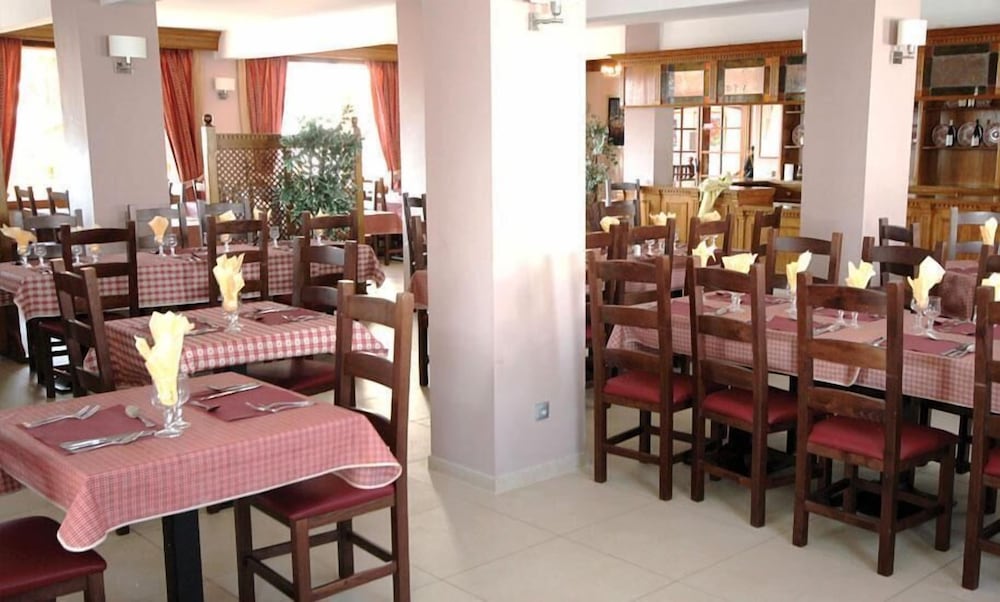 Huez Vacations - SportHotel Beausoleil - Property Image 8