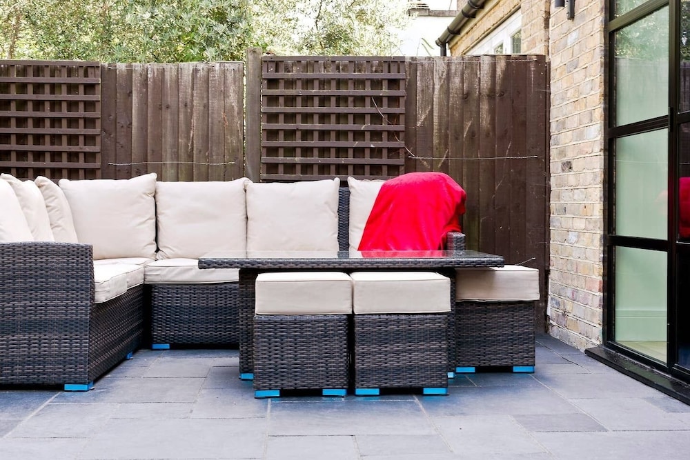 outdoor bbq area