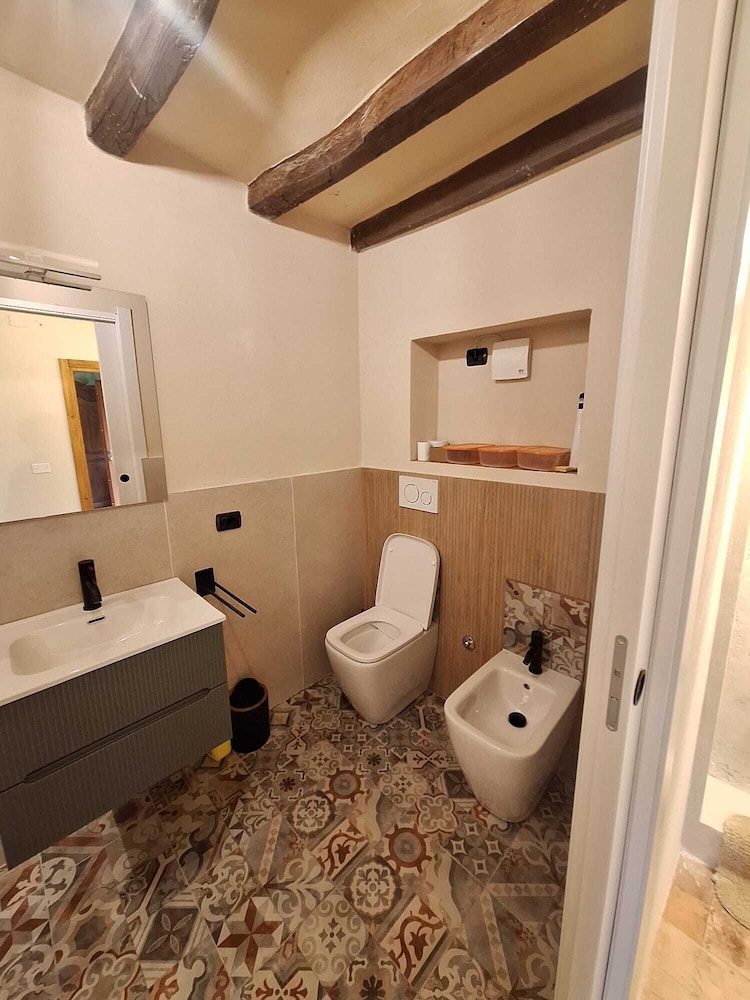 Il Corridore - Piccolo Borgo Tralacoasta