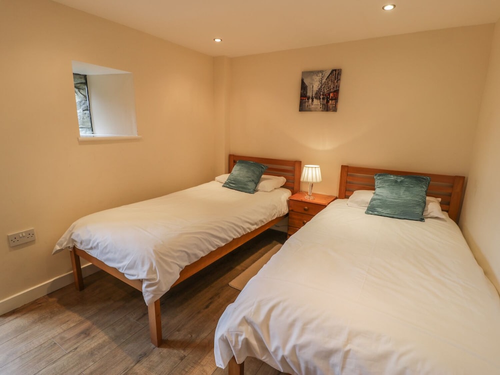 Hendoll Cottage 2 view 2