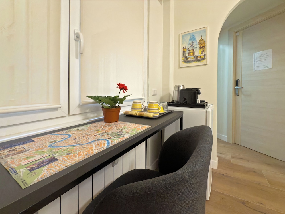 Vatican Dolce Remy Guest House