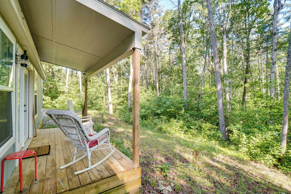 Cozy Demorest Cottage: Fire Pit & Porch view 4