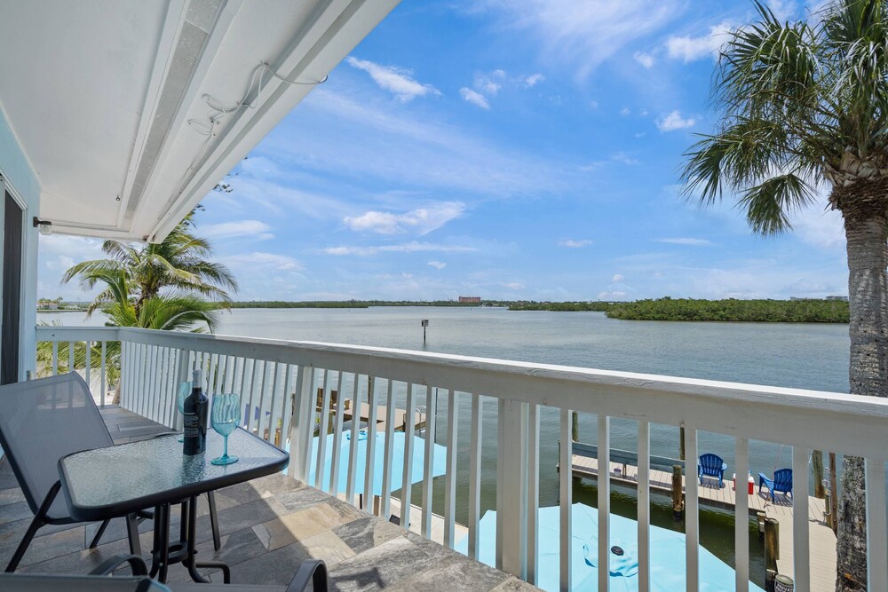 Coastal Breeze Siesta Entire 4-unit Complex With Dock