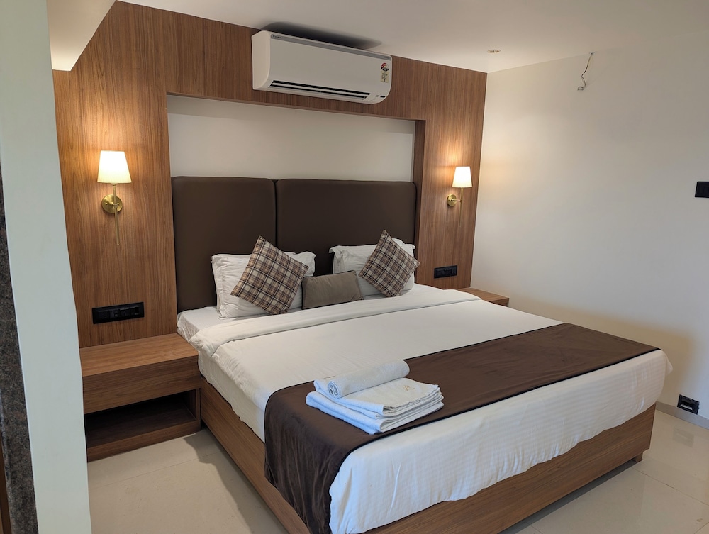 Savyasaachii Hotel, Mahabaleshwar - Pure Veg