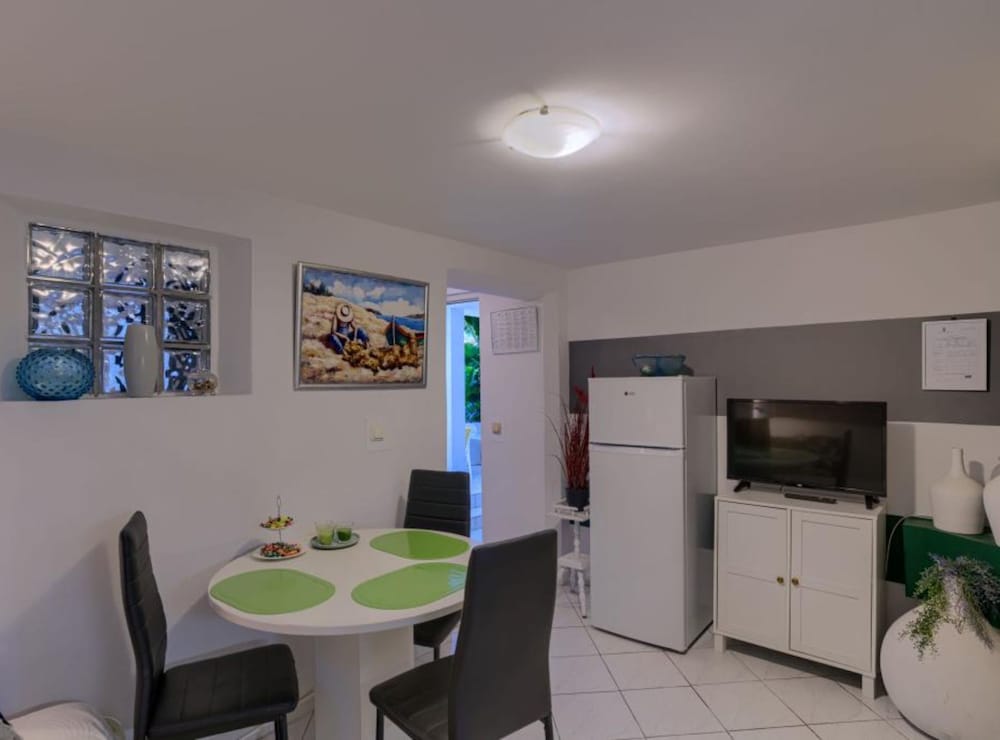 Sunset Tides Apartments With Terrace and Sea View