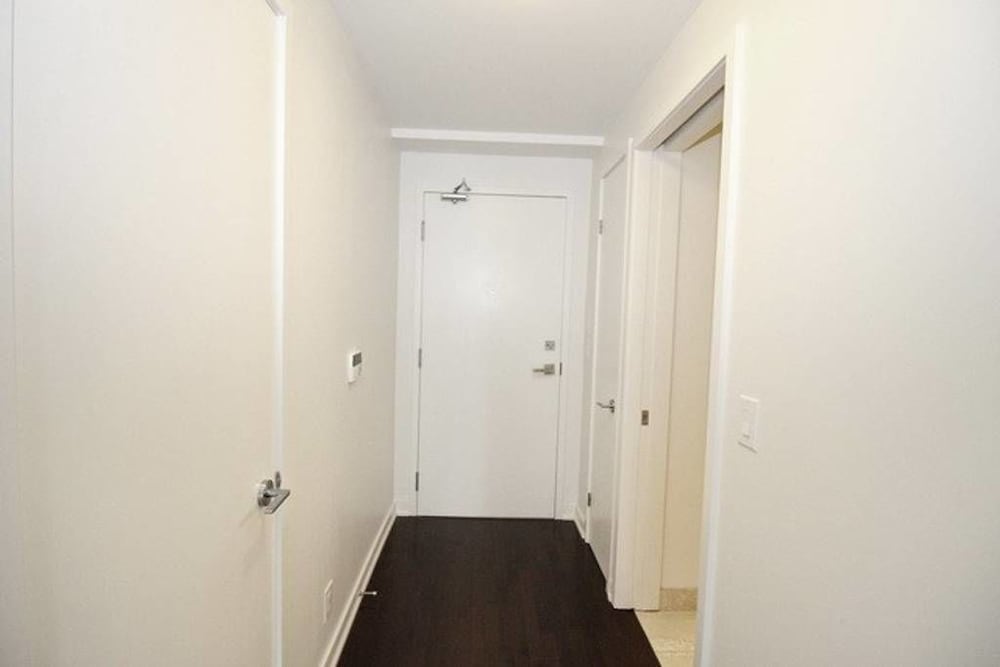 Exquisite High-Rise 1 Bedroom next to Scotia Arena photo 3
