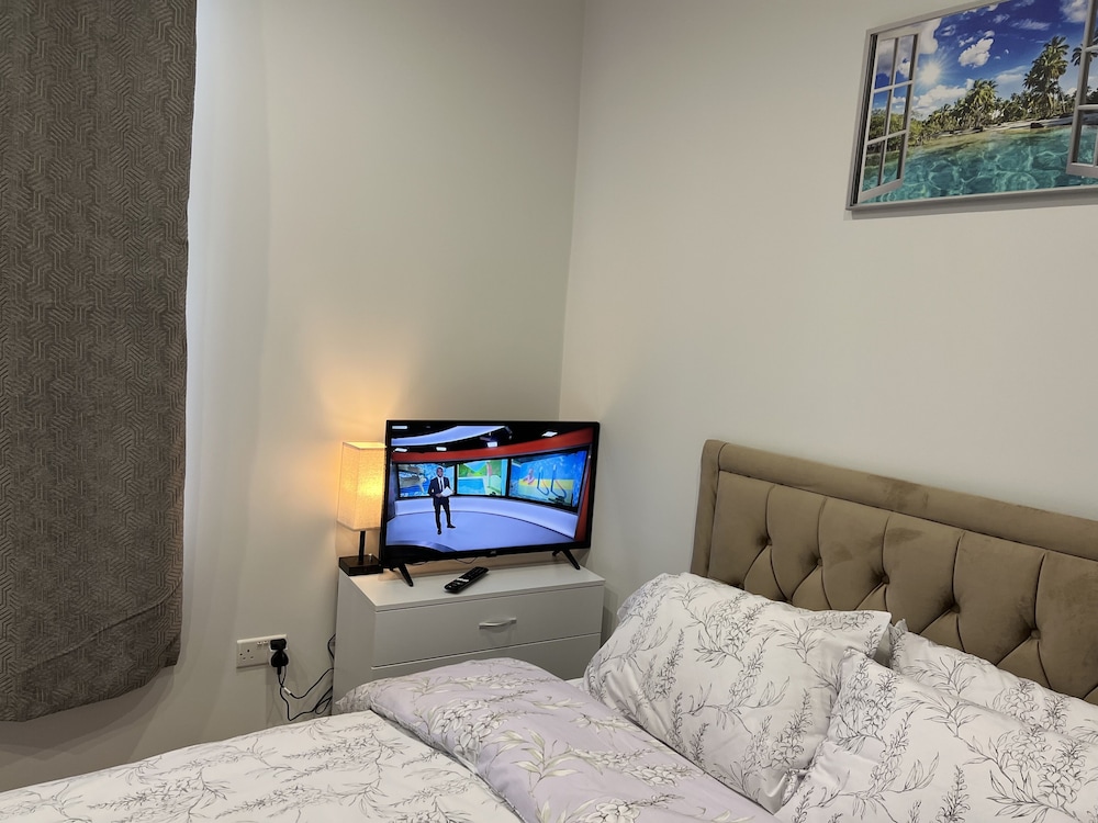 Park View Residence-Northolt - Near Tube view 4