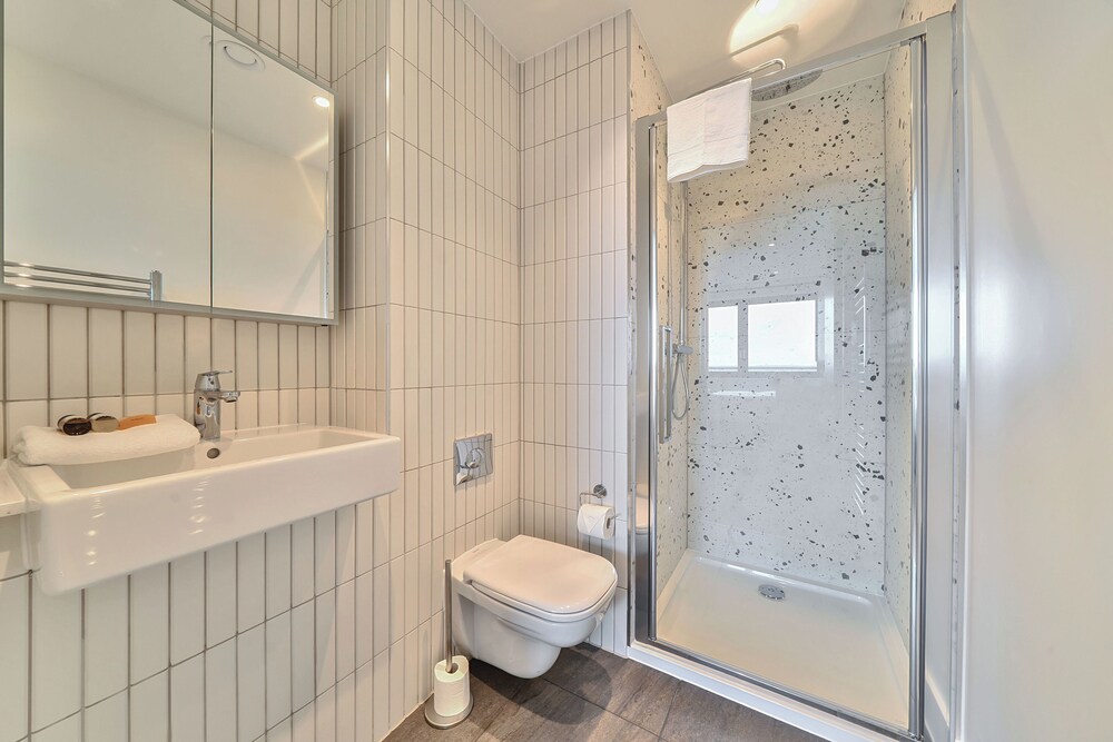 Roomspace Apartments - Oasis Way