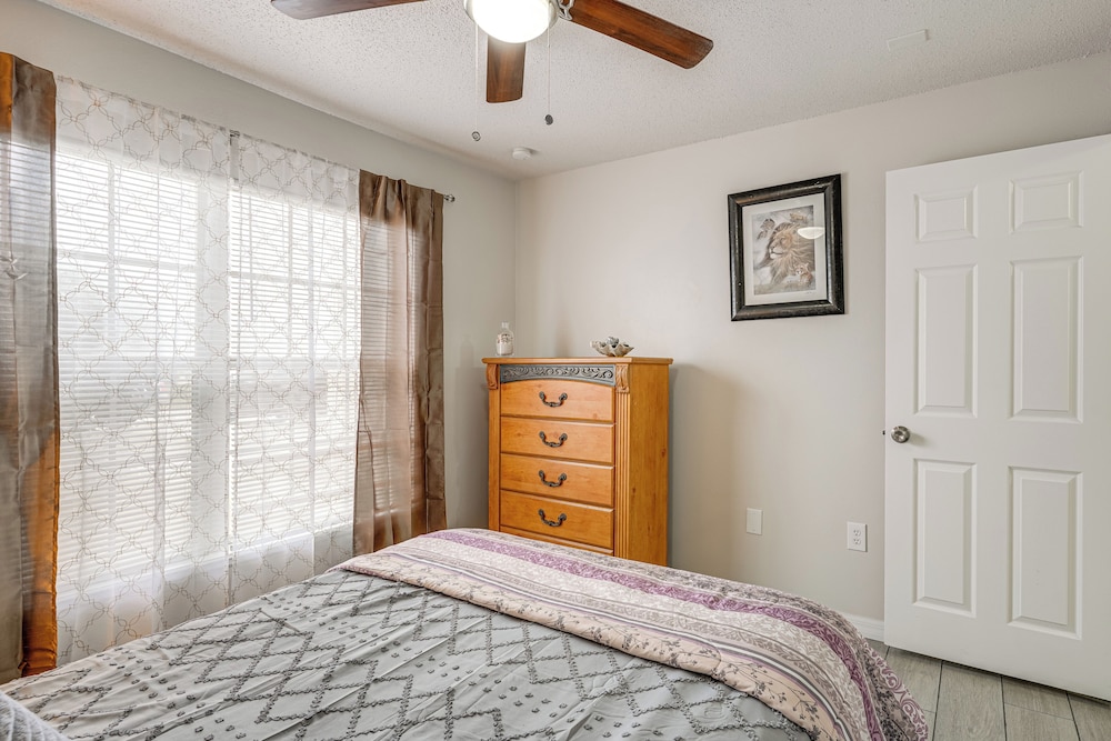 8 Mi to Legoland: Winter Haven Home w/ Lanai!