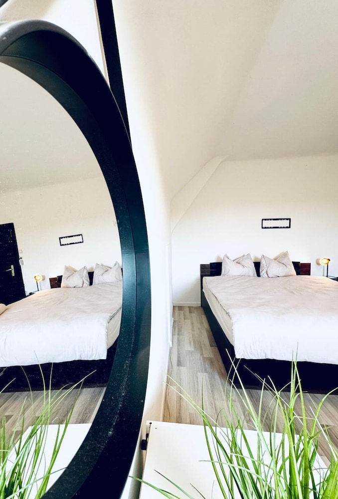 Cozy Garden Villa near Danube For 16P