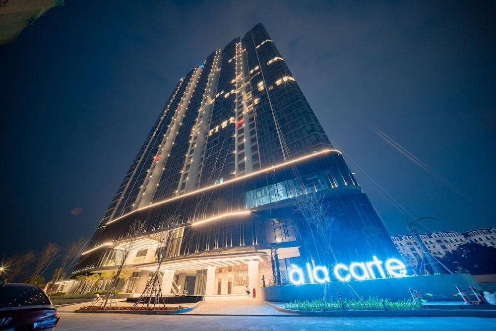 AlaCarte Ha Long view 2
