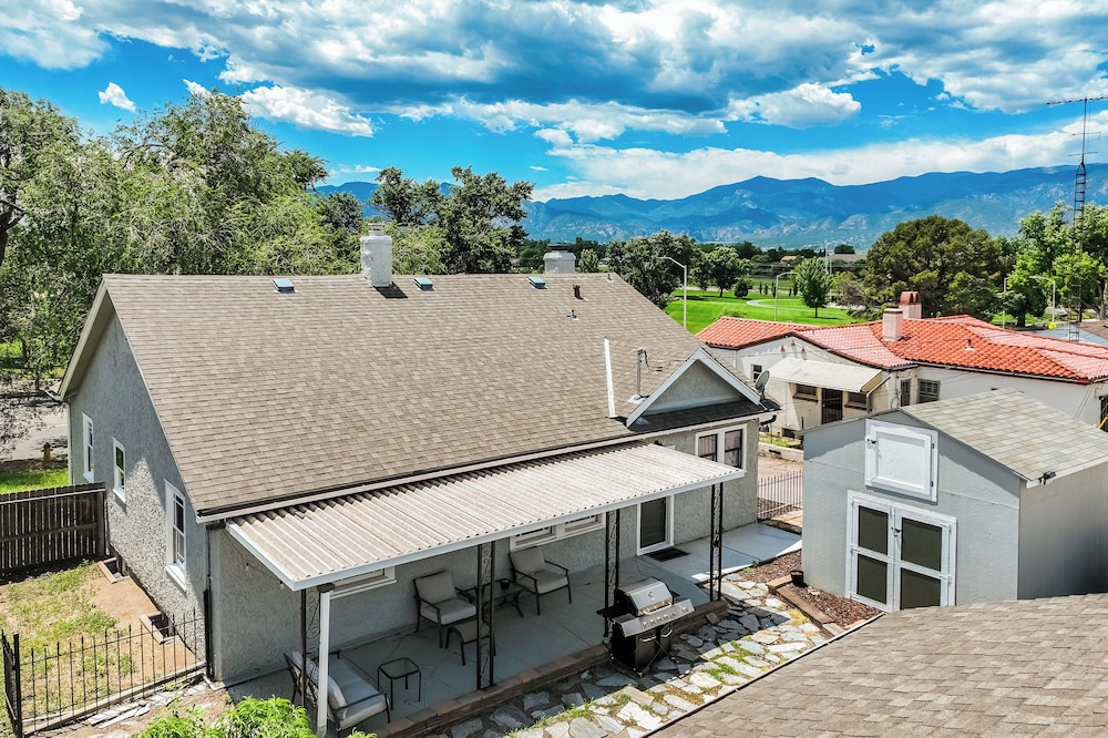 1318 E Pikes Peak