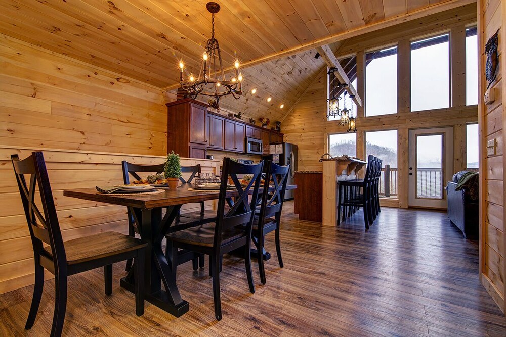 Critter Cove - 2 Bedrooms, 2 Baths, Sleeps 10 Home by RedAwning