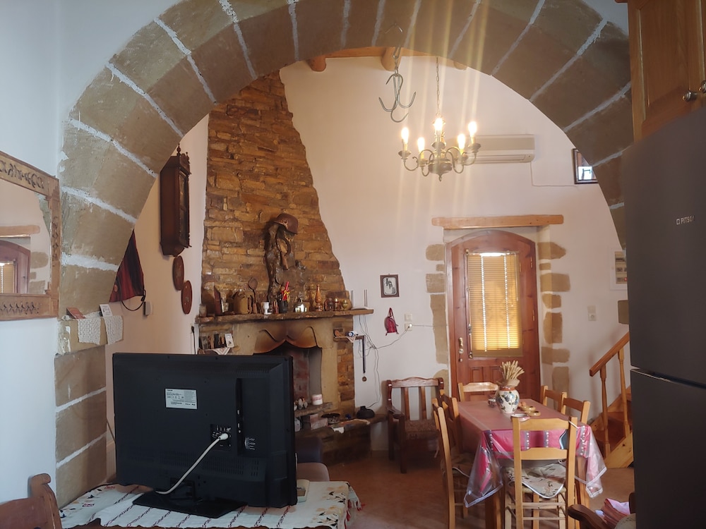 Traditional Luxury Villa in Fres