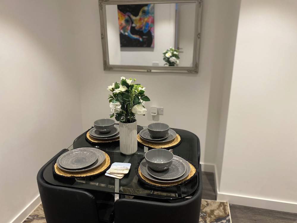Charming 3-bed Apartment in London