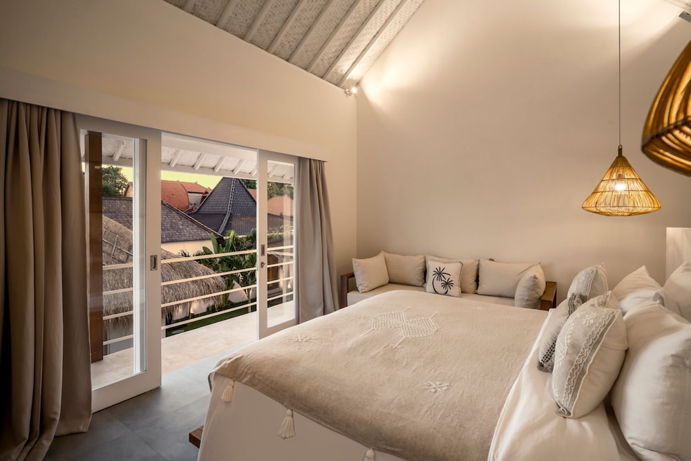 Villa Makena by Alfred in Bali - Stunning Tropical 6BD Villa Near the Beach