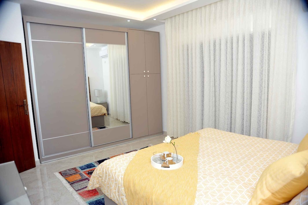Amazing one Bedroom Apartment in Amman,elwebdah 6 view 3