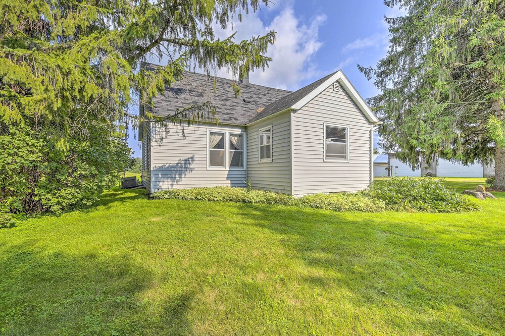 Eclectic Ladysmith Hideaway: Hike and Hunt! view 2