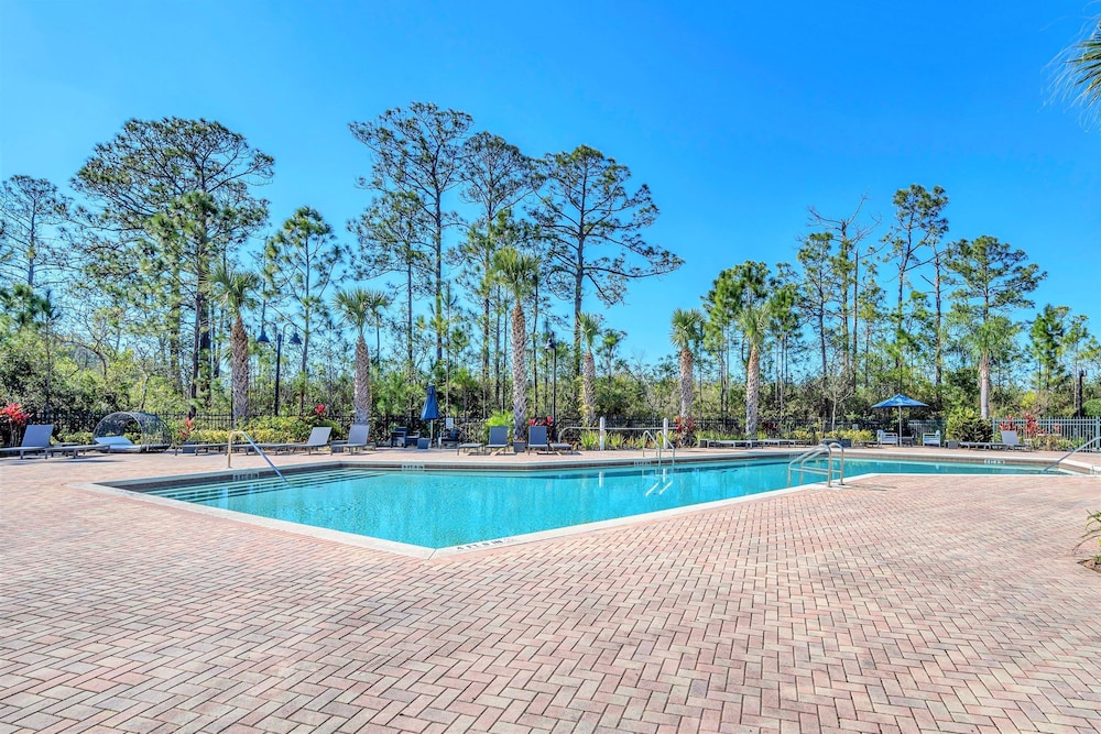 3BR Condo - Hot Tub Games Pool - Near Disney