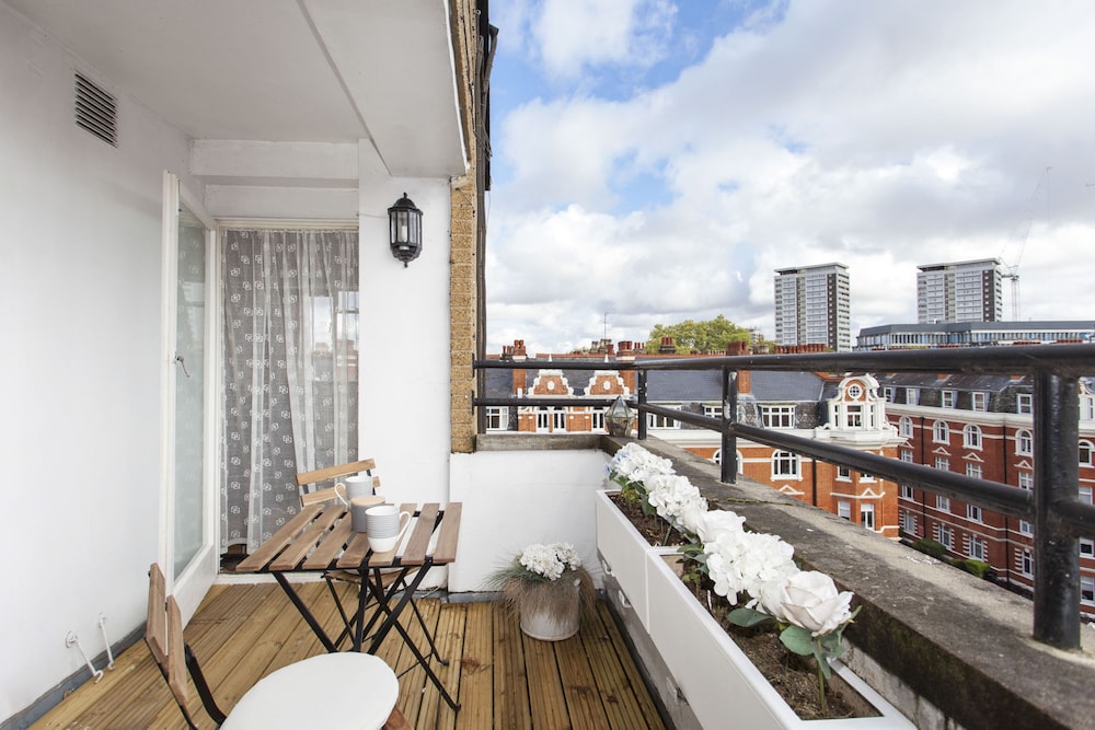 balcony