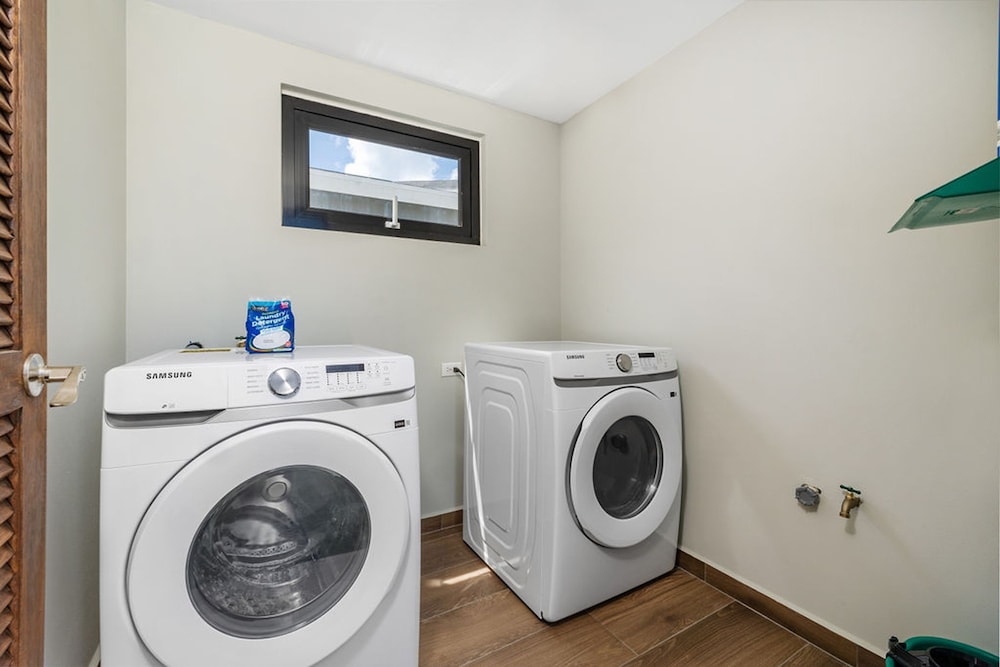 Brand NEW 2br1ba w Privatepool in Amazing Location
