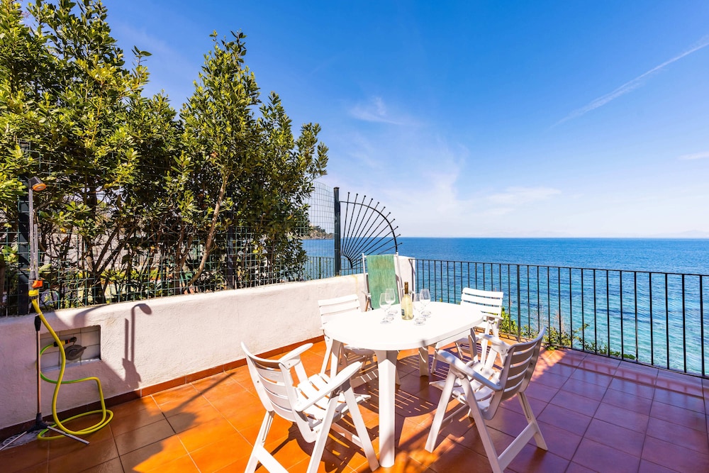 Heavenly Terrace by Napoliapartments