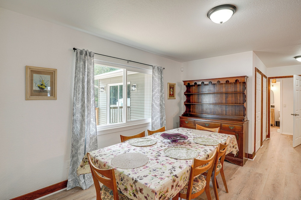 Waterfront Home on Crooked Lake w/ Game Room! - Property Image 15