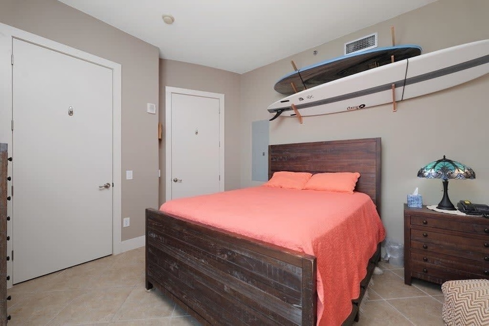Stunning 17th Floor Spacex Direct Views Luxe 3 Bedroom Apts