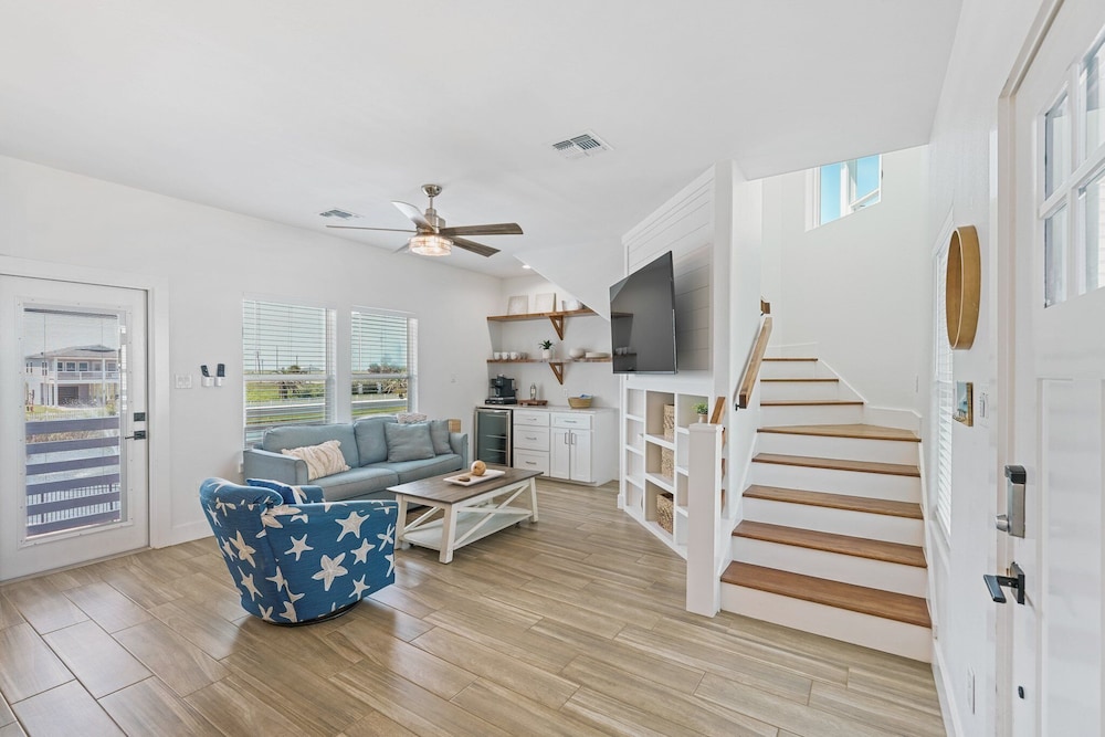 Chancla - Pet Friendly! Community Pool!