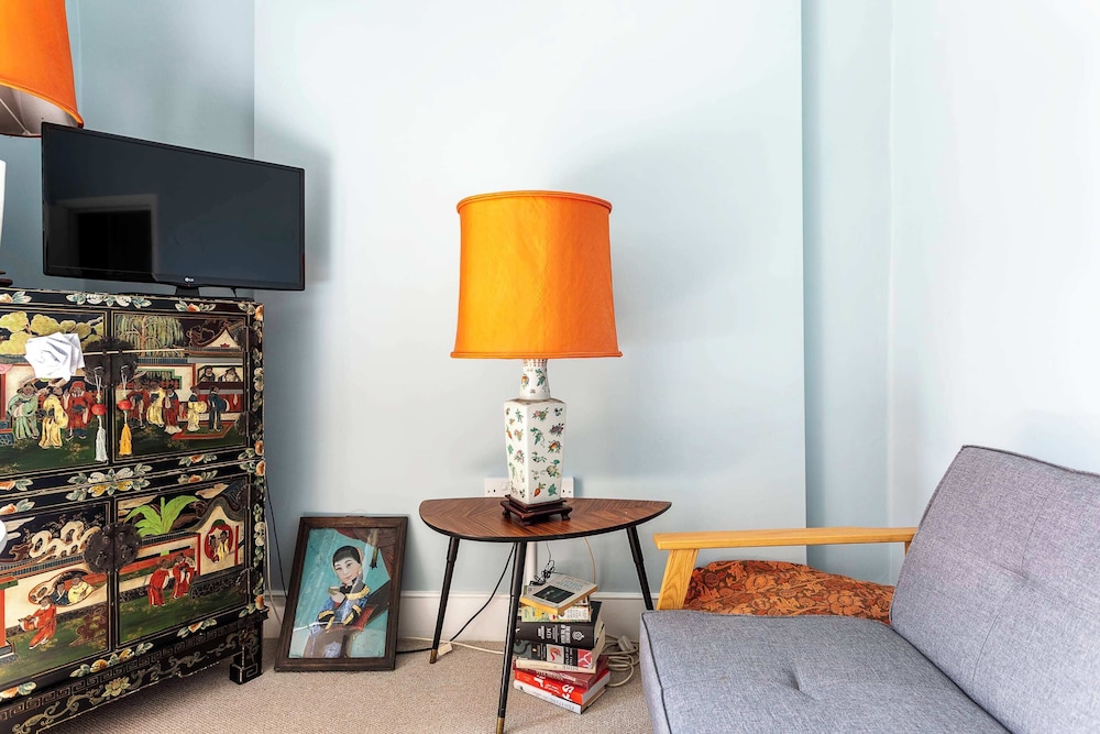 Cosy North Kensington Flat