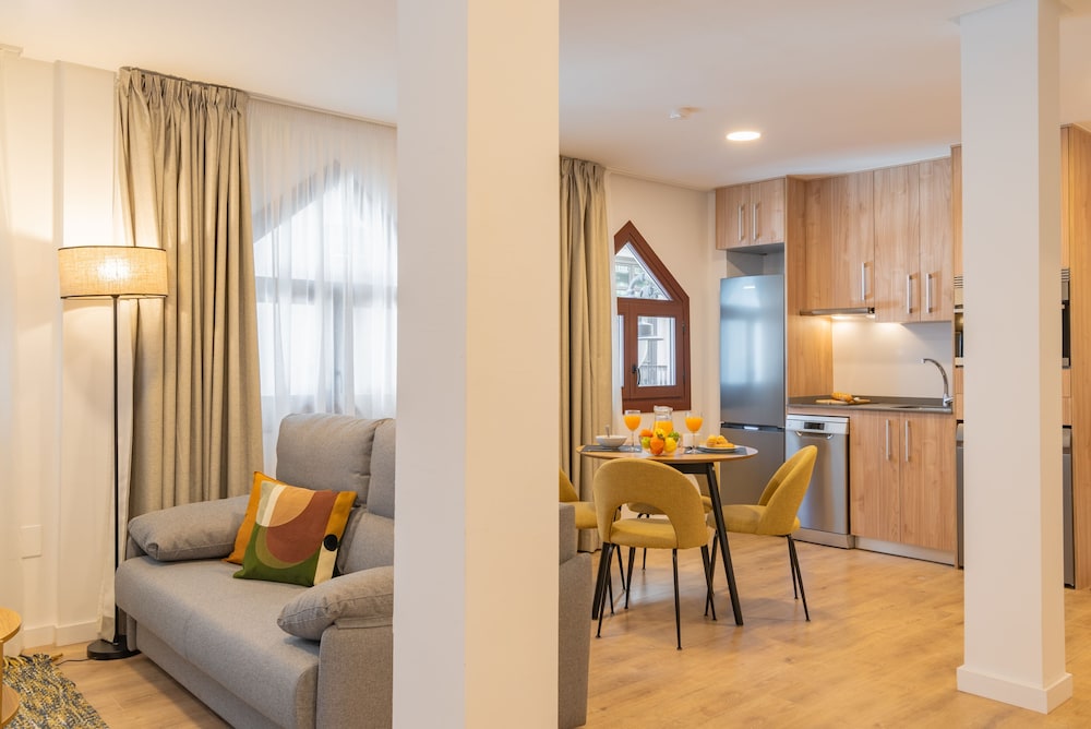 Feelathome Atarazanas Apartments 34
