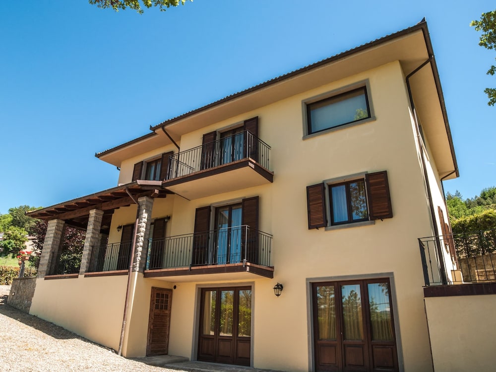 Villa in Lonnano With Pool view 5