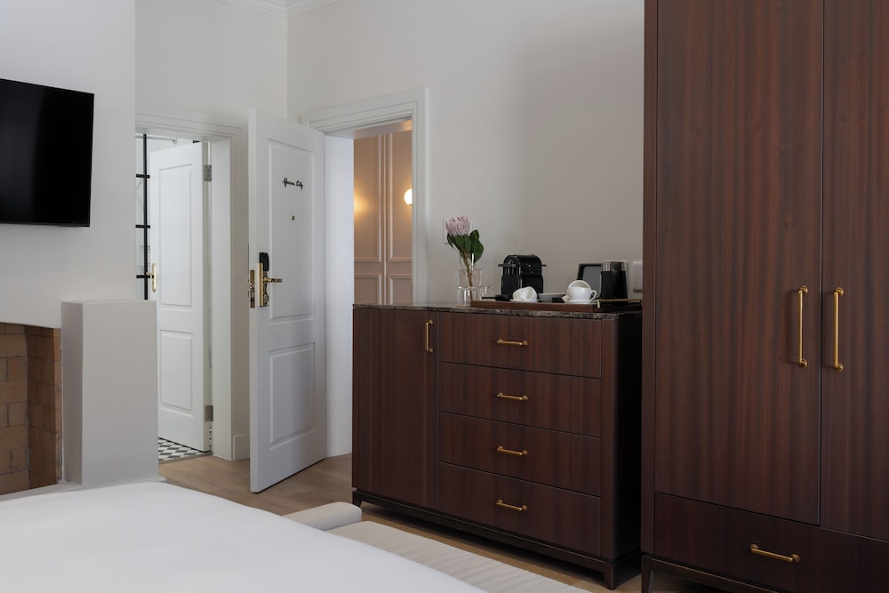 Guest House by Morea
